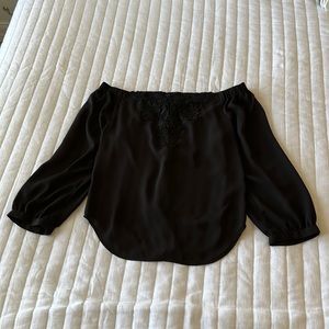 Black Express women’s off the shoulder blouse size small